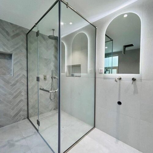 Shower glass 8