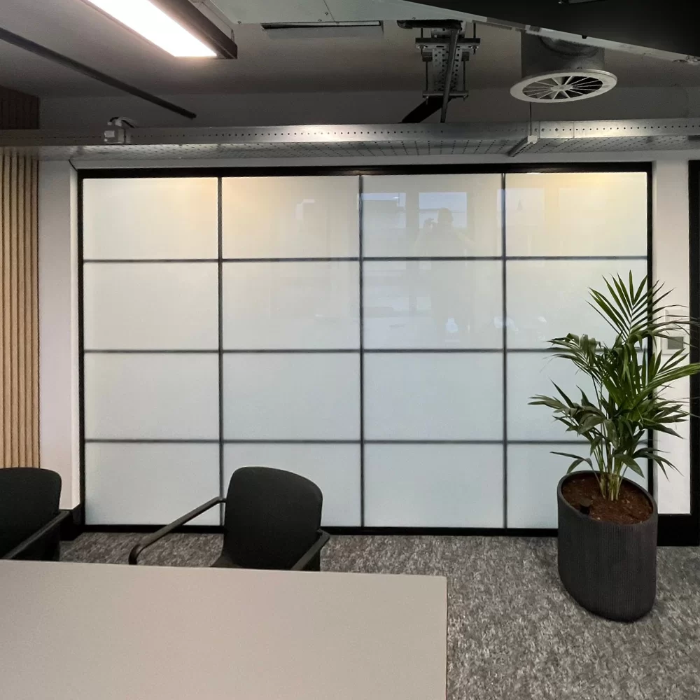 DF Capital Bank Switchable Office Partition
